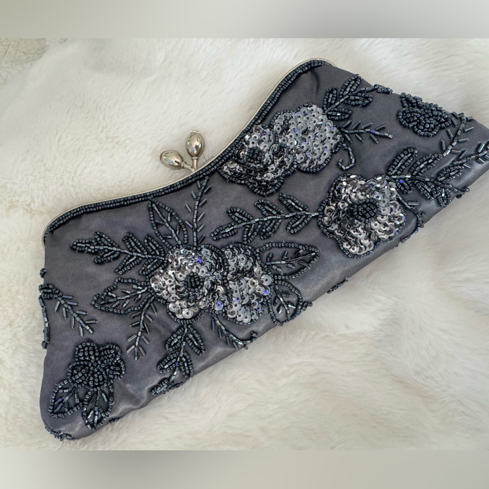 NWOT beautiful beaded evening bag clutch